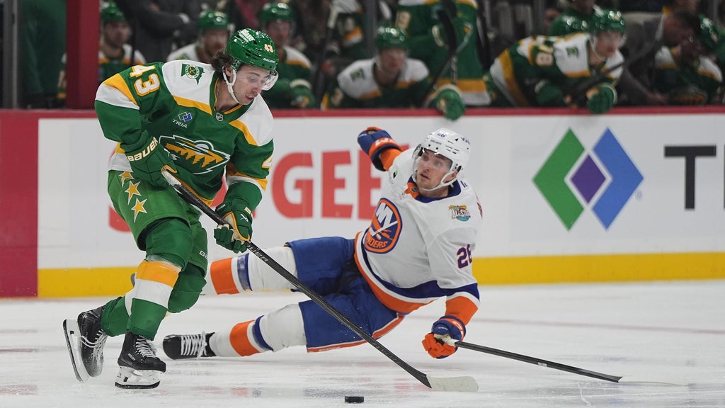 Schaefer scores his 2nd goal of the game in OT to lift Islanders past Wild, 4-3 — Duluth Sports news